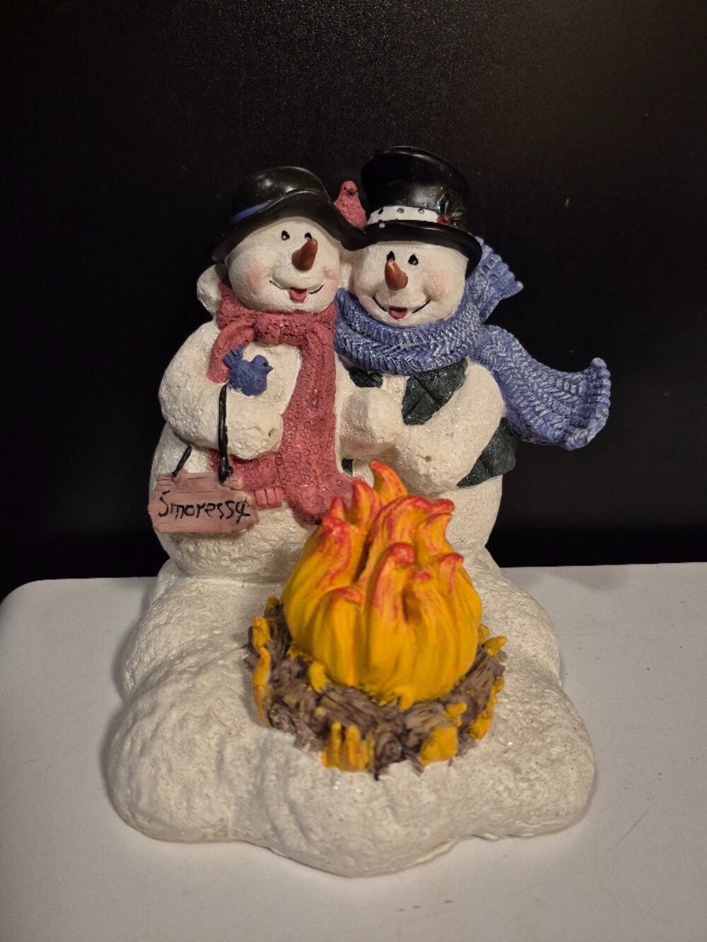 RESIN SNOWMAN COUPLE CAMPFIRE FIGURINE